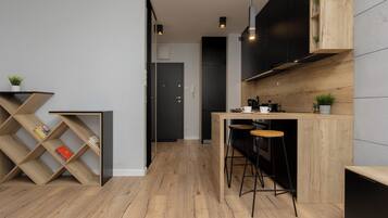 Studio, Balcony | Bed sheets