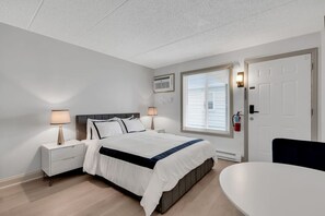 1 Schlafzimmer, Schreibtisch, WLAN, Bettwäsche