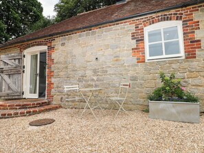 Exterior - Hungers Cottage (Petworth)
