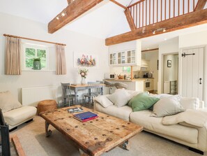 Living area - Hungers Cottage (Petworth)