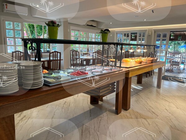 Dining - Flat Perfeito Amarilis Riviera São Loure (Bertioga)