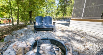 Pet-Friendly Deluxe Cabin at Endless Caverns - Escape to Endless Caverns Resort