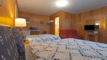 Deluxe Room, 2 Double Beds | Desk, iron/ironing board, free WiFi, bed sheets
