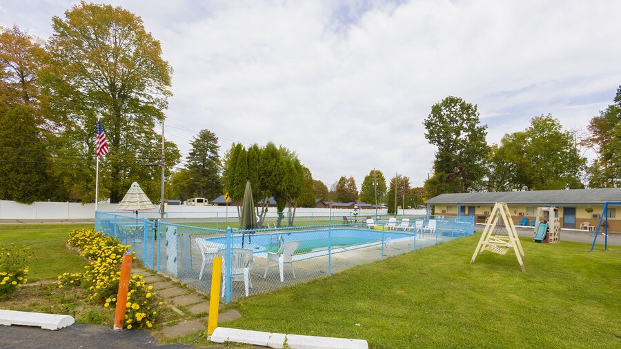 Parkside Motel By OYO Meadville Conneaut Lake