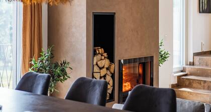 Villa with river view with indoor pool and sauna, jacuzzi, fireplace, barbecue