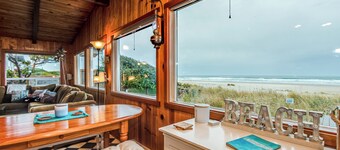 Ocean's Doorstep MCA#1121-Spectacular view, oceanfront, dog's ok, hot tub