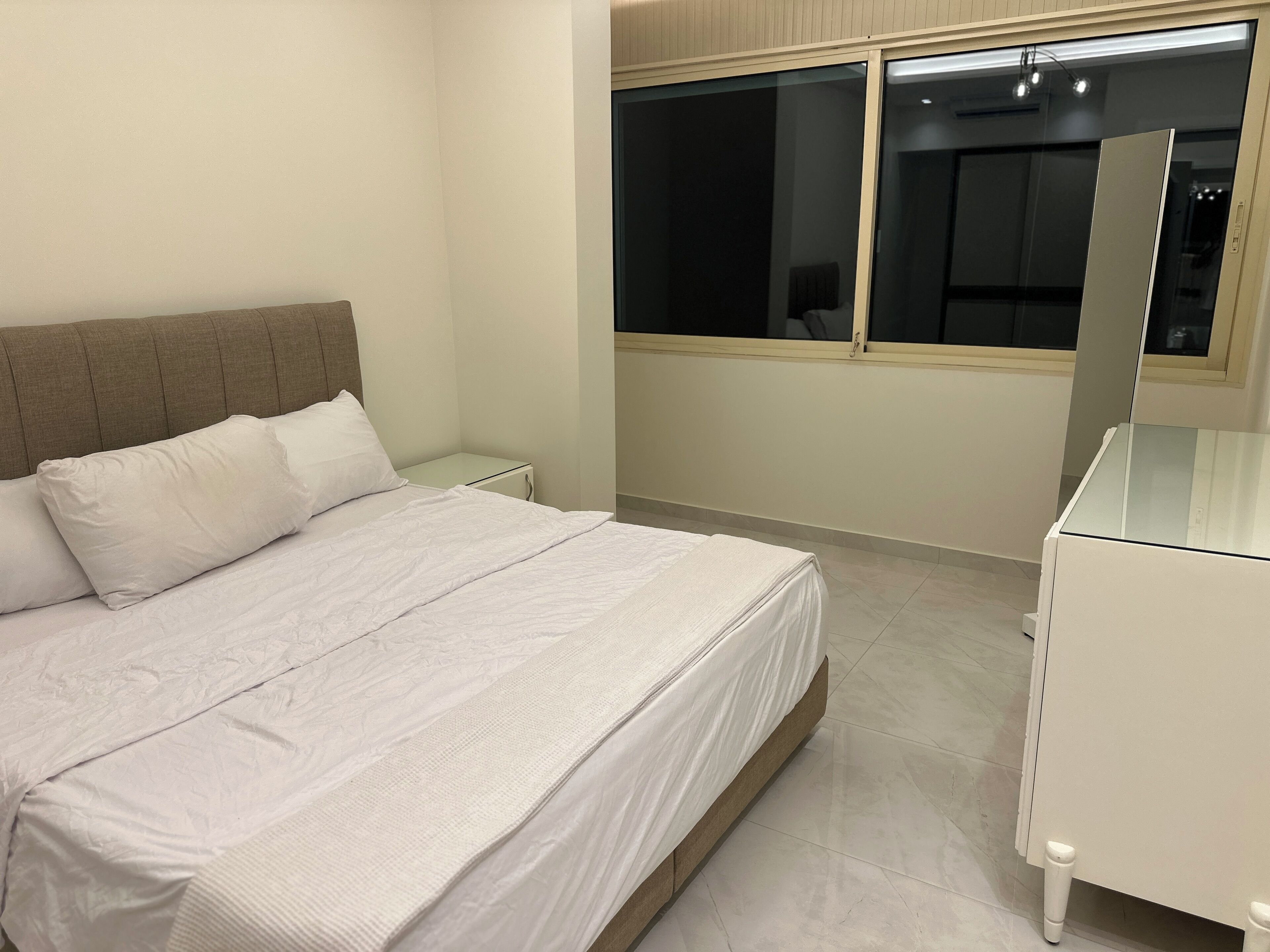 4 dormitorios, tabla de planchar con plancha, wifi gratis y ropa de cama