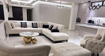 Luxury waterfront 3 bedroom apartment with AC, WiFi in Beirut - Jnah.