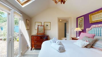 2 slaapkamers, een strijkplank/strijkijzer, beddengoed