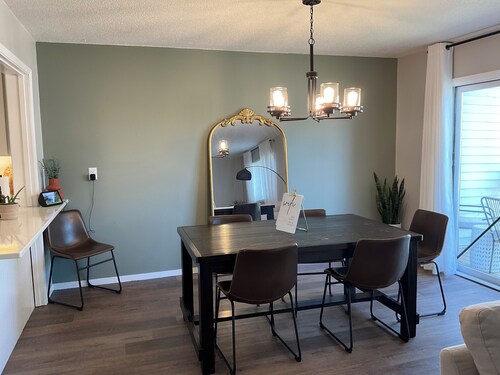 Luxury Hawkeyes Retreat Home