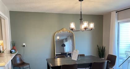 Luxury Hawkeyes Retreat Home