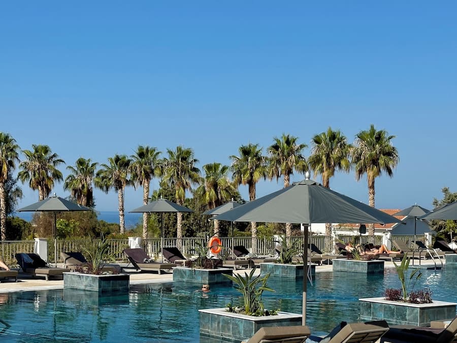 SisÀuima-allas, kauden mukainen ulkouima-allas