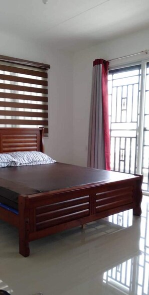 3 bedrooms, free WiFi, bed sheets - 40 min. from NAIA & Mall of Asia (General Trias)