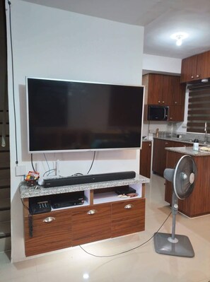 Fridge, microwave, oven, stovetop - 40 min. from NAIA & Mall of Asia (General Trias)