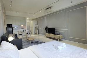 1 habitación, tabla de planchar con plancha, wifi y ropa de cama