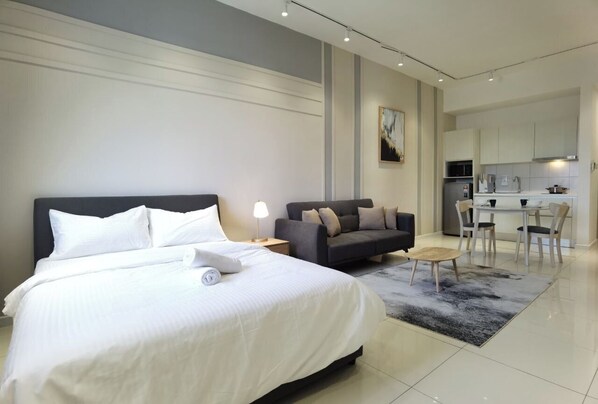 1 habitación, tabla de planchar con plancha, wifi y ropa de cama 