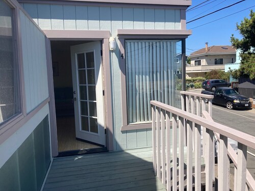 Getaway for 2 at Twin Lakes beach