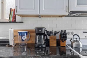 Fridge, microwave, oven, stovetop - Cheerful Charm, Ideal 4 Longer Stays, Fast WiFi (St. Louis)