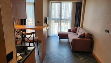 Estudi en suite clàssic | Escriptori