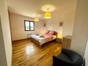 20 Schlafzimmer, Bügeleisen/Bügelbrett, WLAN, Bettwäsche
