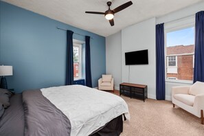 2 bedrooms, iron/ironing board, free WiFi, bed sheets - Perfect 4 Longer Stays, Spacious, Comfortable (St. Louis)