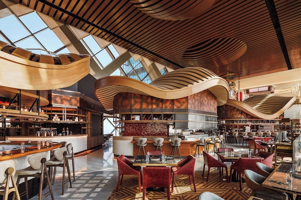 Hi ha 5 restaurants amb plats de cuina indonèsia