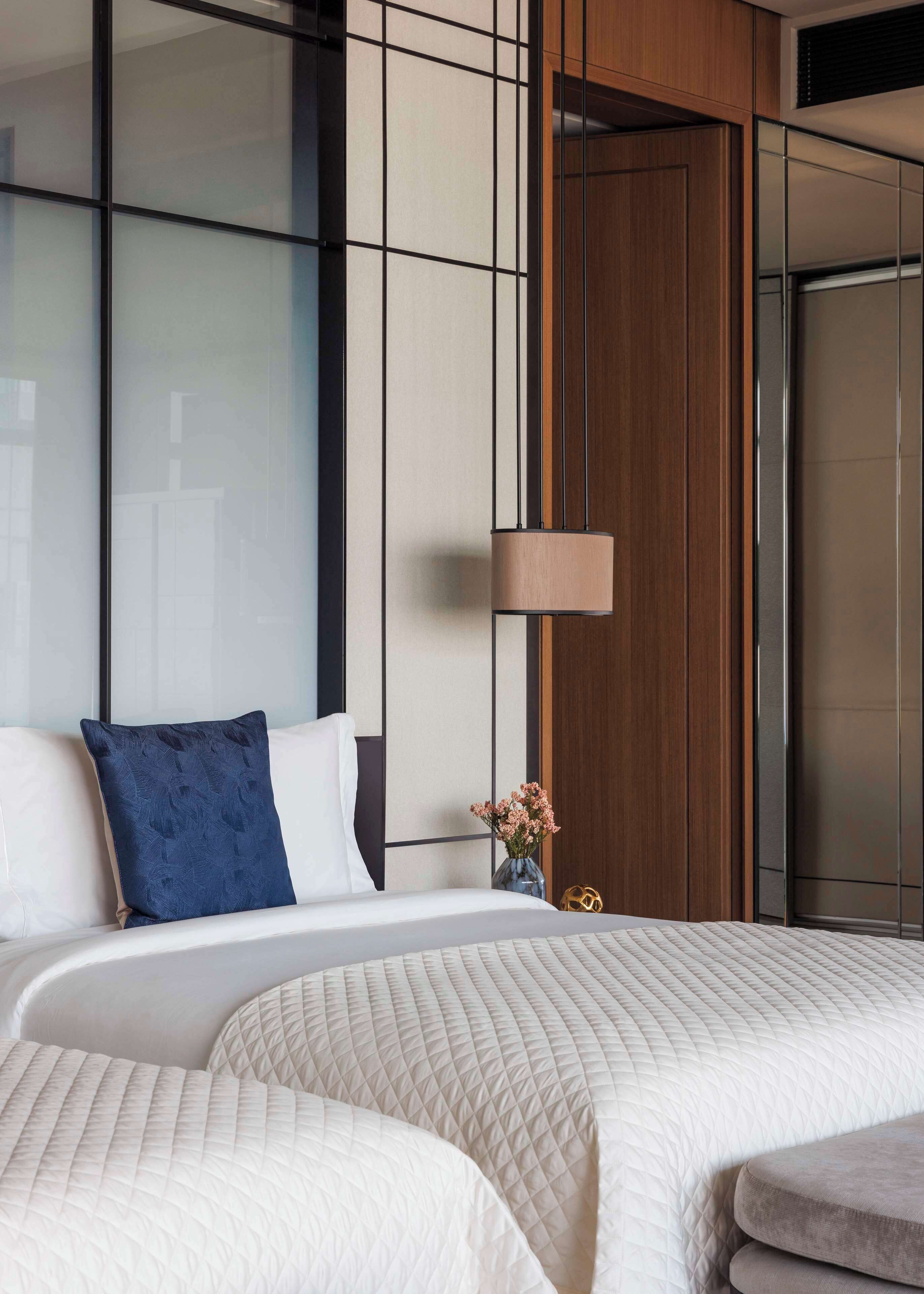 Premium bedding, Tempur-Pedic beds, free minibar items