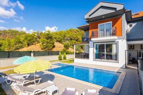 Villa Sasha 3 - Four Bedroom Villa, Sleeps 10