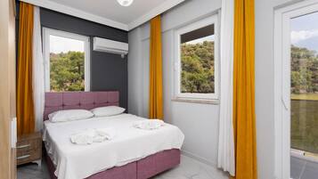 5 slaapkamers, een strijkplank/strijkijzer, wifi, beddengoed