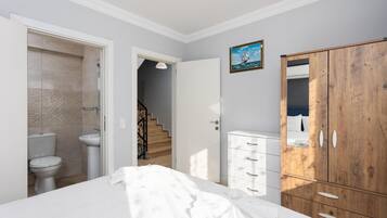 5 slaapkamers, een strijkplank/strijkijzer, wifi, beddengoed