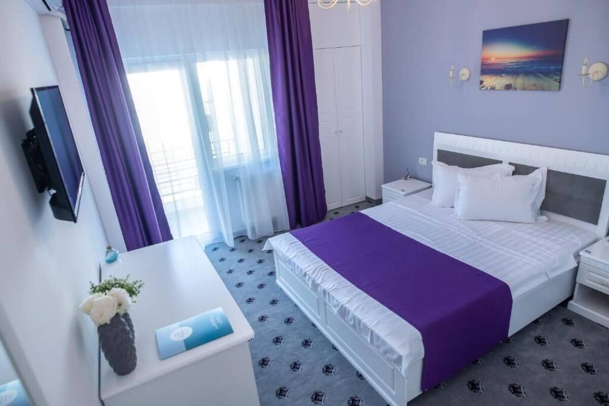 Standard Double Room | WiFi (free), bed sheets