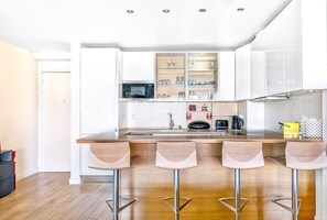 Fridge, microwave, oven, dishwasher