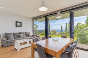 Smart TV - CR7 Airport View (Santa Cruz)