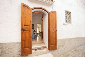 Exterior detail - Dimore al Castello - Appartamento by BarbarHouse (Vieste)