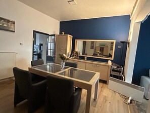 Dining - Belle Maison Avec Bain à Remous en 15min Bruxelles (Denderleeuw)