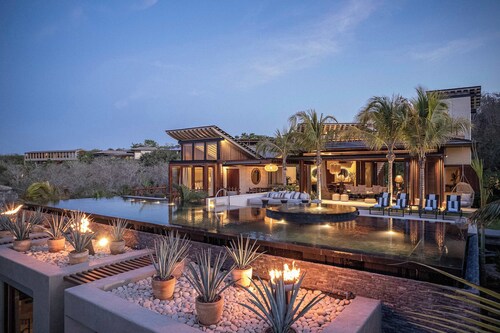 Casa Alum: 5BR Designer Villa + Private Pool & Chef