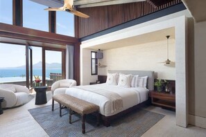 5 chambres, bureau, fer et planche à repasser, lit de bébé portatif