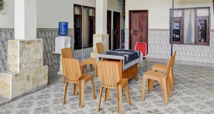OYO 90725 Zeevanna Guest House Syariah