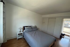 Basic Apartment, 1 King Bed | 1 bedroom, iron/ironing board, bed sheets - Charming & Peaceful 1BD Flat - Clapham Junction (London)