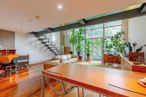 Private kitchen - Incredible 2BD Loft by Regents Canal - Haggerston (London)