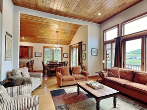 House (4 Bedrooms) | Property amenity