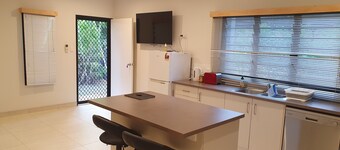 Quiet tropical guest house