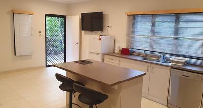 Quiet tropical guest house