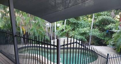 Quiet tropical guest house