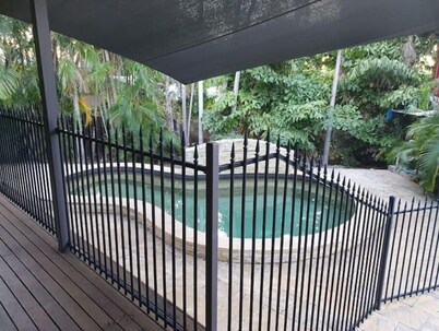 Quiet tropical guest house