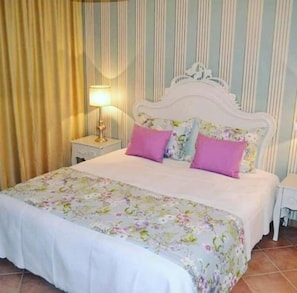 WiFi, bed sheets