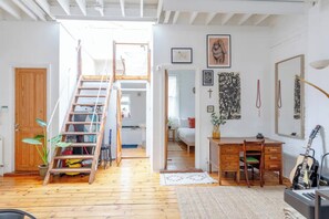 Basic Apartment, 1 Double Bed | Interior - Stylish & Spacious 1BD Flat - Dalston (London)