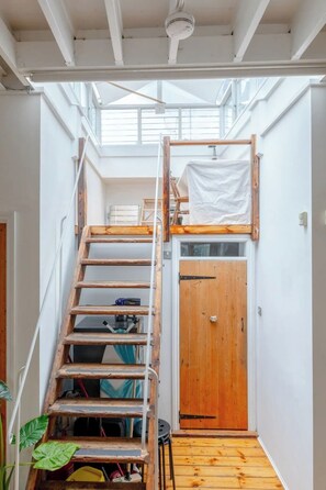 Basic Apartment, 1 Double Bed | Interior - Stylish & Spacious 1BD Flat - Dalston (London)