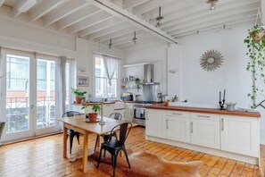 Basic-Apartment, 1 Doppelbett | Eigene Küche | Kühlschrank, Ofen, Herdplatte, Geschirrspüler