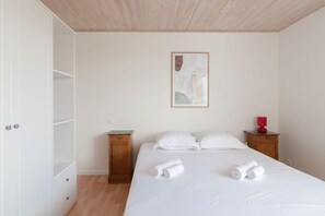 2 bedrooms, WiFi, bed sheets - Maison aux Moutiers - Wifi - Terrasse (Les Moutiers-en-Retz)